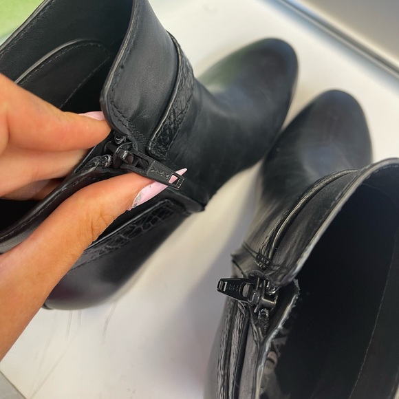 Women’s Coach Boots Booties Size 6 - Picture 11 of 12